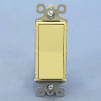 Pass and Seymour Ivory Single Pole Decorator Rocker Wall Light Switch NEMA 5-15R 15A 120/277VAC Bulk TM870-I