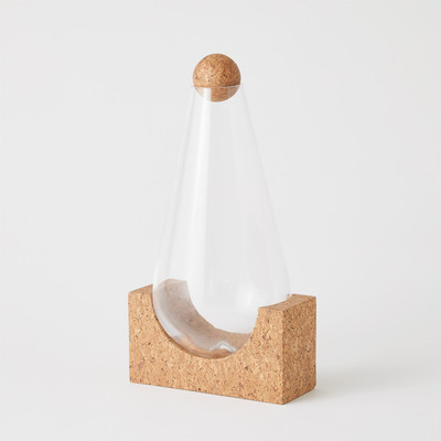 Global Views Meriel Decanter