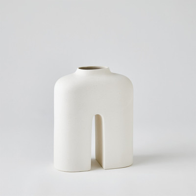 Studio A Guardian Vase - White - Cream - Med