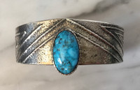 NAVAJO TUFA CAST SINGLE OVAL STONE TURQUOISE BRACELET GEORGE & NUSIE HENRY