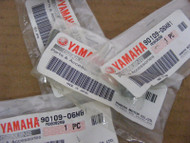 NEW Yamaha 90109-06M81-00 Bolt Bottom Cowling