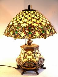 Tiffany-style All Glass Arielle Table Lamp