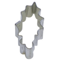 Tinplated steel cookie cutter.  Hand wash & dry thoroughly before storing.
Great for cutting out fondant and magic chocolate pieces. 