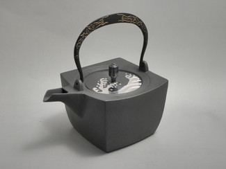 Rectangle Kotetsubin - Dragon & Wave - 500ml/cc - Small Iron Teapot Kettle