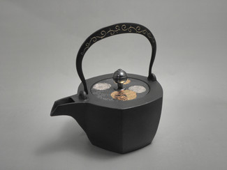 Hexagon Kotetsubin - Karakusa & Flower - 500ml/cc - Small Iron Teapot Kettle