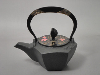 Gourd type Kotetsubin - Sakura in the water - 160ml/cc - Small Iron Teapot Kettle