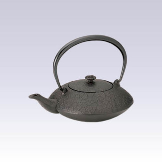 Nanbu Tetsubin - Onmyo Black - 0.75 Liter : Japanese cast iron teapot