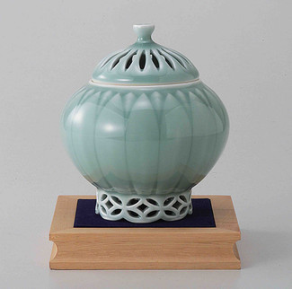 [Premium] Arita Celadon Porcelain Cencer : MUM - Incense Burner Holder w Base & Box