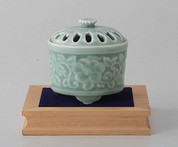 [Value] Arita Celadon Porcelain Cencer : PEONY - Incense Burner Holder w Base