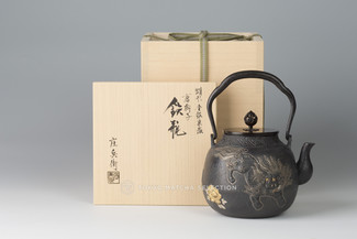 Takaoka Tetsubin : Chinese Guardian Lion with gold & silver inlay - Japanese Heritage Iron Kettle Teapot