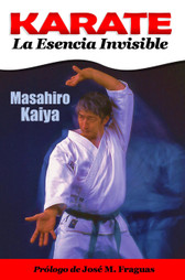 El entendimiento de la cultura y educación japonesa es vital para ser capaces de asimilar las artes del Budo en su correcta dimensión. Como centro y origen filosófico-cultural de las Artes Marciales, la correcta comprensión de la estructura y del pensamiento de las mismas ayudará al practicante occidental a estrechar el "hueco" existente entre las Artes y su propia concepción de la disciplina elegida.
El concepto occidental de lo pragmático ha hecho que muchos de los valores mas tradicionales provenientes de las cultural ancestrales fueran alterados, cuando no eliminados, de los procesos educativos de nuestros contemporáneos. En el mundo de las Artes Marciales, y especialmente en Occidente, en donde la práctica de las disciplinas es algo relativamente "reciente", no pueden esperar comprender en toda su extensión lo complejo de una cultura de hace mas de 2.000 años. Aún a pesar de esto, un estudio de esta cultura nos ayudara a comprender muchas actitudes y comportamientos de los Maestros japoneses.
Lo verdaderamente necesario para la correcta transmisión de las Artes del Budo, es que estos principios orientales sean estudiados cuidadosamente. Solo entonces Oriente y Occidente se irán acercando y la unión de estas dos culturas dará como resultado, una mejora global en la expresión del "budoka".
