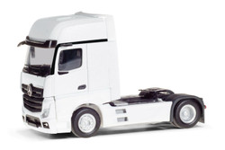 Herpa MB Actros L Gigaspace 2 Axle Tractor Unit White HO Gauge 317948