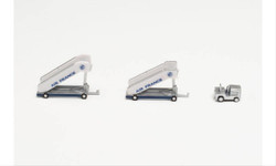 Herpa Wings 571876  Air France Historic Passenger Stairs (2) & Tractor (1:200)