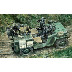 ITALERI Commando Car 320 1:35 Military Vehicle Model Kit