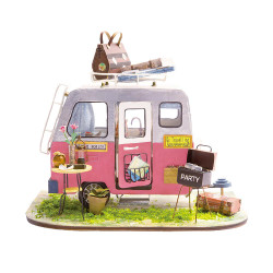 ROBOTIME Rolife Happy Camper 1:24 DIY Miniature Dollhouse DGM04