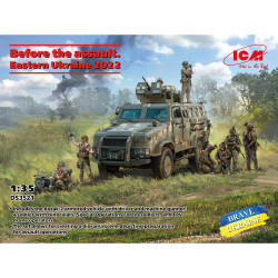 ICM DS3521 Before the Assault Eastern Ukraine 2022 1:35 Model Kit