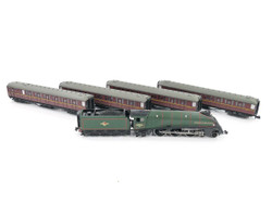 Dapol A4 60013 'Dominion of New Zealand' BR Train Pack 2S-008-018 N Gauge