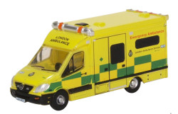 Oxford Diecast NMA002 Mercedes Ambulance London N Gauge