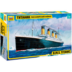 ZVEZDA 9059 RMS Titanic 1:700 Ship Model Kit