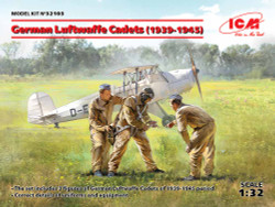 ICM 32103 German Luftwaffe Cadets (1939-1945) (3 figures) 1:32 Figure Model Kit