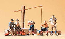 Preiser 79161 People Resting by Village Fountain (5) Figure Set N Gauge