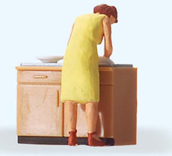 Preiser 28145 Woman Doing the Dishes Figure Set HO