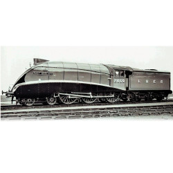 Hornby R30137 BR Class B17/5 4-6-0 61670 City of London - Era 4