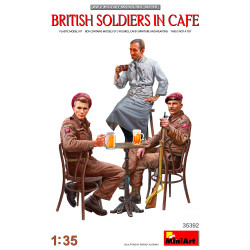 Miniart 35392 British Soldiers in Café WWII 1:35 Model Kit
