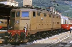 Rivarossi FS E645 1st Series Electric Locomotive Castano/Isabella IV HR2933 HO Gauge