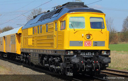 Arnold DB Bahnbau BR233 493-6 Diesel Locomotive VI HIN2601 N Gauge
