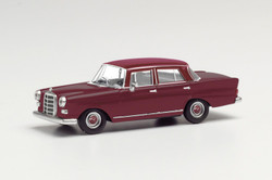 Herpa Mercedes-Benz 200 Wine Red HA420457-002 HO Gauge