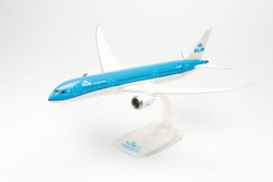 Herpa Wings Snapfit Boeing 787-9 Dreamliner KLM Tulip (1:200) HA613583 1:200