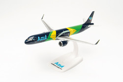Herpa Wings Snapfit Airbus A321neo Brazilian Airlines Flag (1:200) HA613682 1:200
