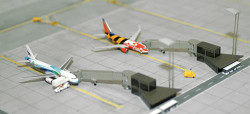 Herpa Wings Scenix - Apron Entrance/Exit Station 1:500 Diecast Model 520553