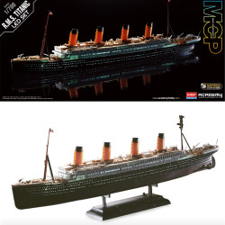 Academy Models 14220 R.M.S. Titanic with LED Light Set 1:700 Plastic Model Kit