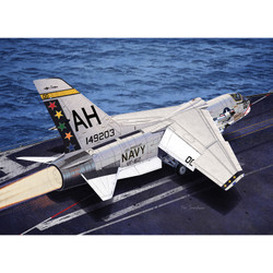 Academy 12521 USN F-8E Crusader VF-162 'The Hunters' 1:72 Model Kit