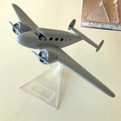PM Model 901 PM Display Stand 1:72 scale 1:72 Model Kit