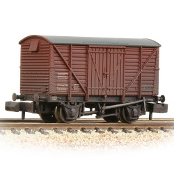 Graham Farish 373-703B BR 12T Ventilated Van Planked Sides BR Bauxite (Late) [W]