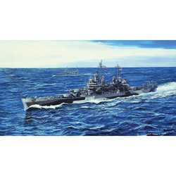 Trumpeter 5726 USS Pittsburgh CA-72 1944 1:700 Model Kit