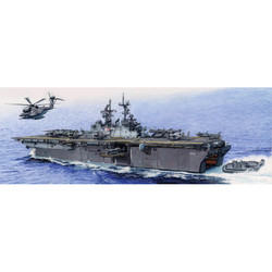 Trumpeter 5615 USS Iwo Jima LHD-7 1:350 Model Kit