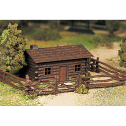 Bachmann USA Log Cabin with Rustic Fence O Gauge 45982