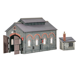 Ratio 522 Engine Shed w/Hut OO/HO from PECO