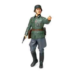 TAMIYA 36313 German Field Commander 1:16 Military Model Kit Figures