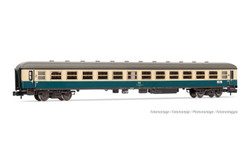 Arnold HN4363 DB, 2nd class coach Bm234, blue/beige livery with black frame, MD 36 bogies, period IV N Gauge