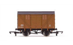 Hornby Wagon R60029 BR, 10T Quad Vent Meat Van - Era