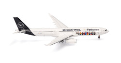 Herpa Airbus A330-300 Lufthansa Fanhansa Diversity D-AIKQ1:200 HA572774