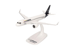 Herpa Snapfit Airbus A320neo Lufthansa Lovehansa D-AINY 1:200 HA613880