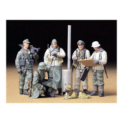 TAMIYA 35212 German Soldiers Field Briefing 1:35 Military Model Kit