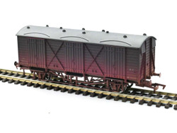 Dapol Fruit D Van BR Scarlet W2025 Weathered 4F-014-046 OO Gauge