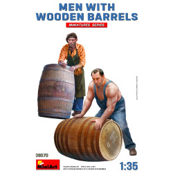 Miniart 38070 Two Men with Wooden Barrels 1:35 Model Kit